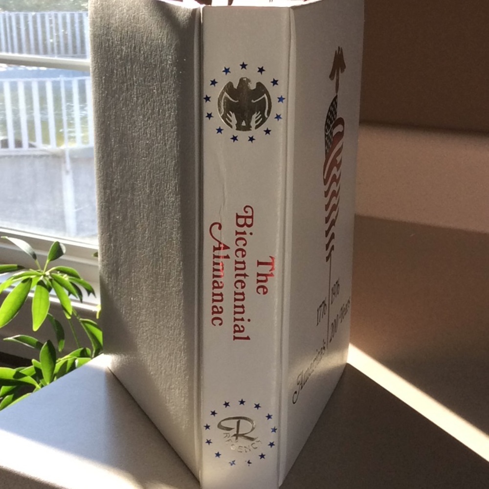 Perfect condition book - Picture 2 of 6